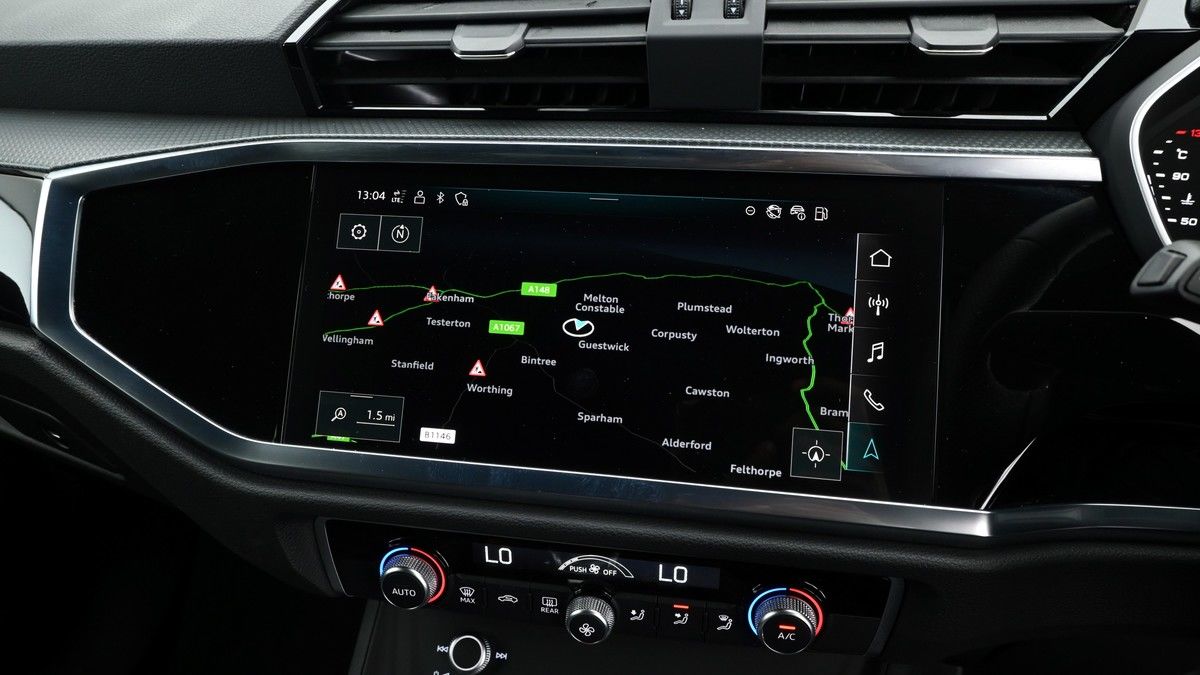 Audi Q3 Image 11