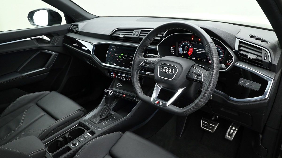 Audi Q3 Image 3