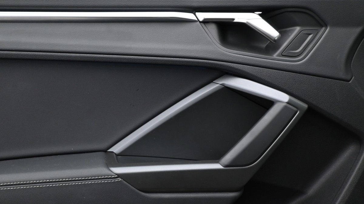 Audi Q3 Image 13