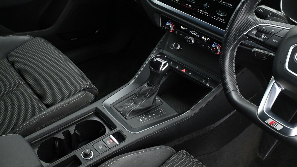 Audi Q3 Image 2