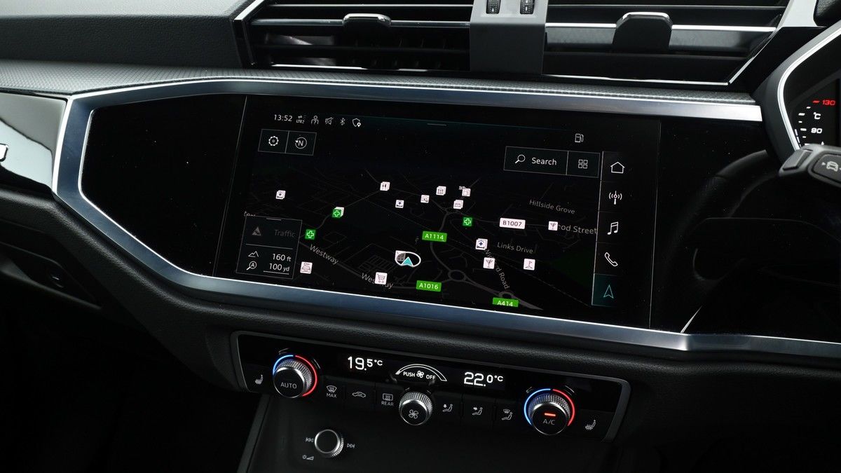Audi Q3 Image 11