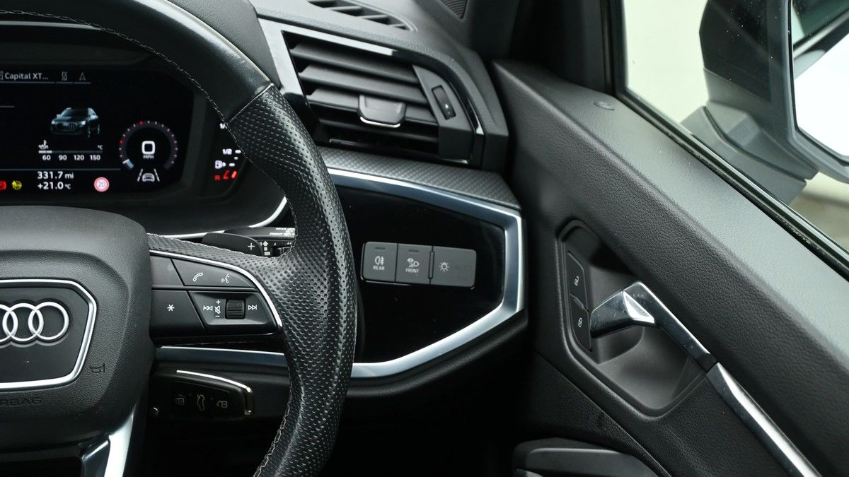 Audi Q3 Image 16