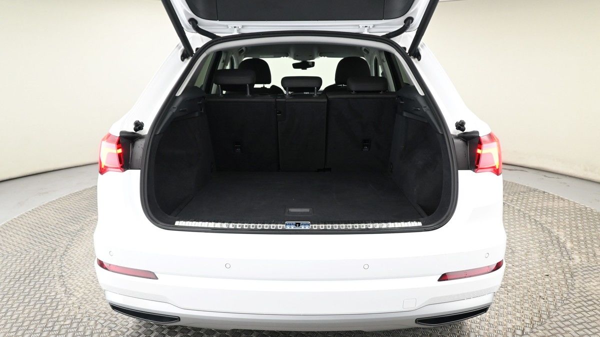 Audi Q3 Image 10