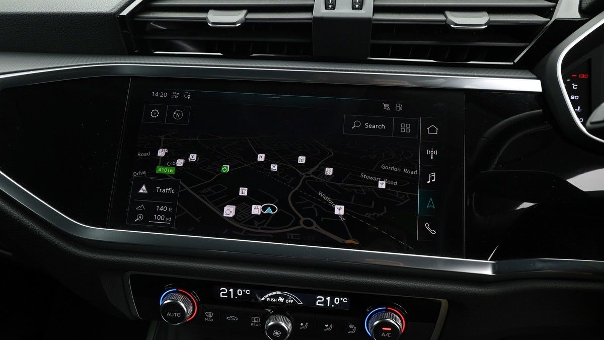 Audi Q3 Image 11