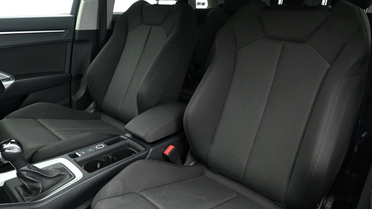 Audi Q3 Image 4