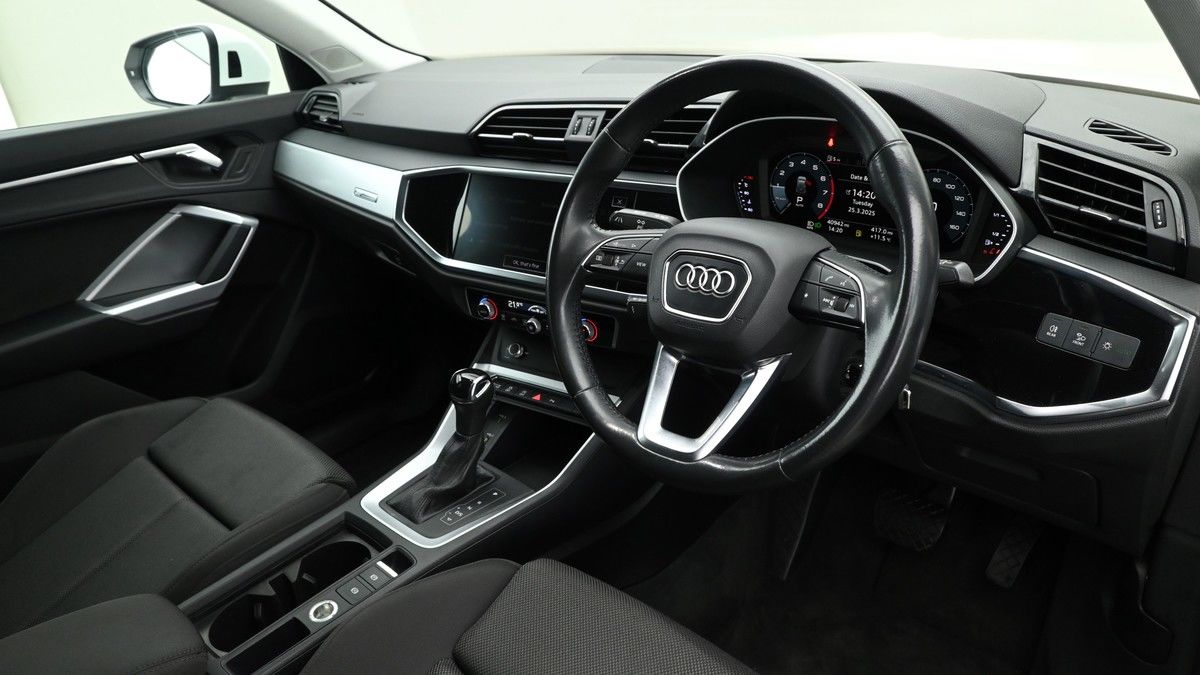 Audi Q3 Image 3