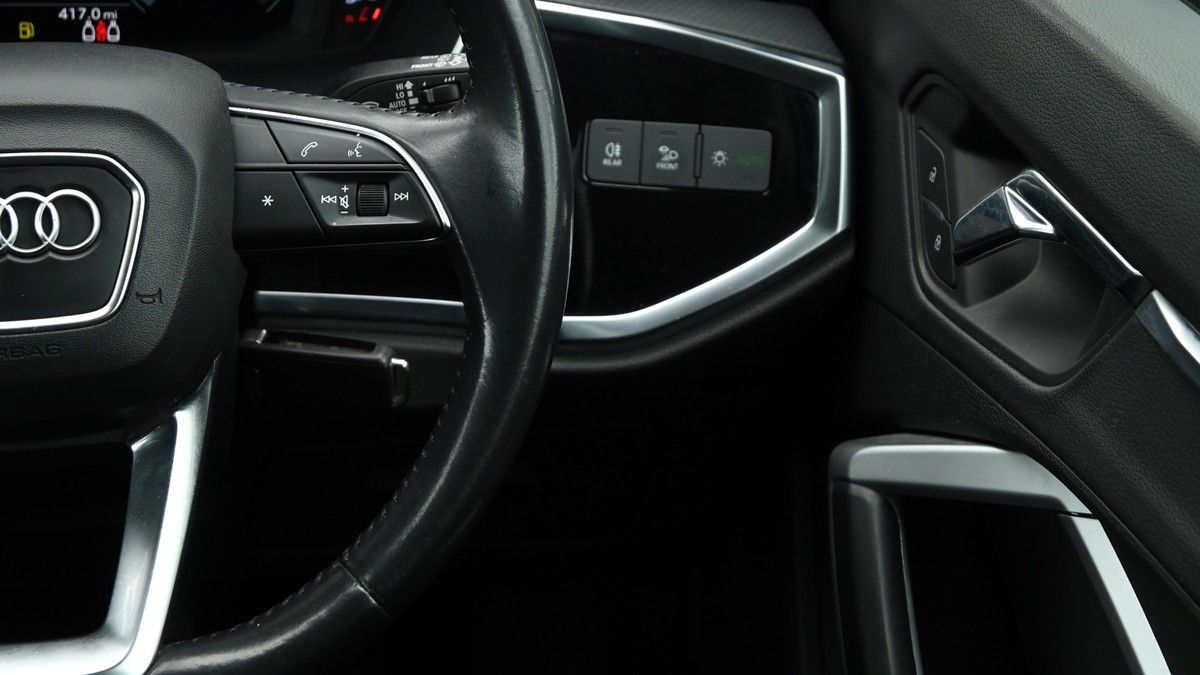 Audi Q3 Image 16