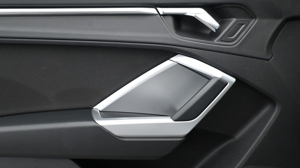 Audi Q3 Image 13