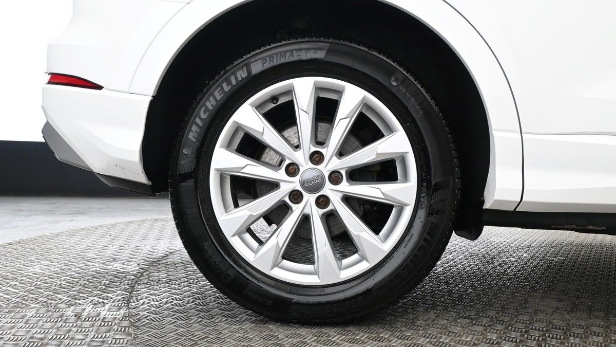 Audi Q3 Image 9