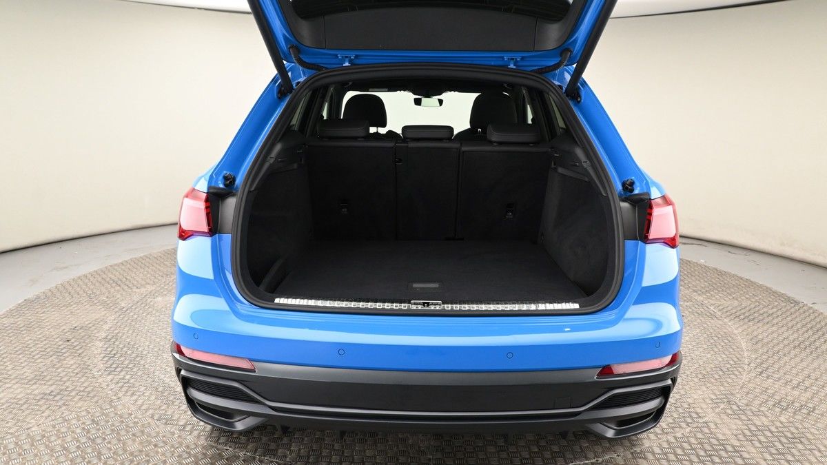 Audi Q3 Image 10