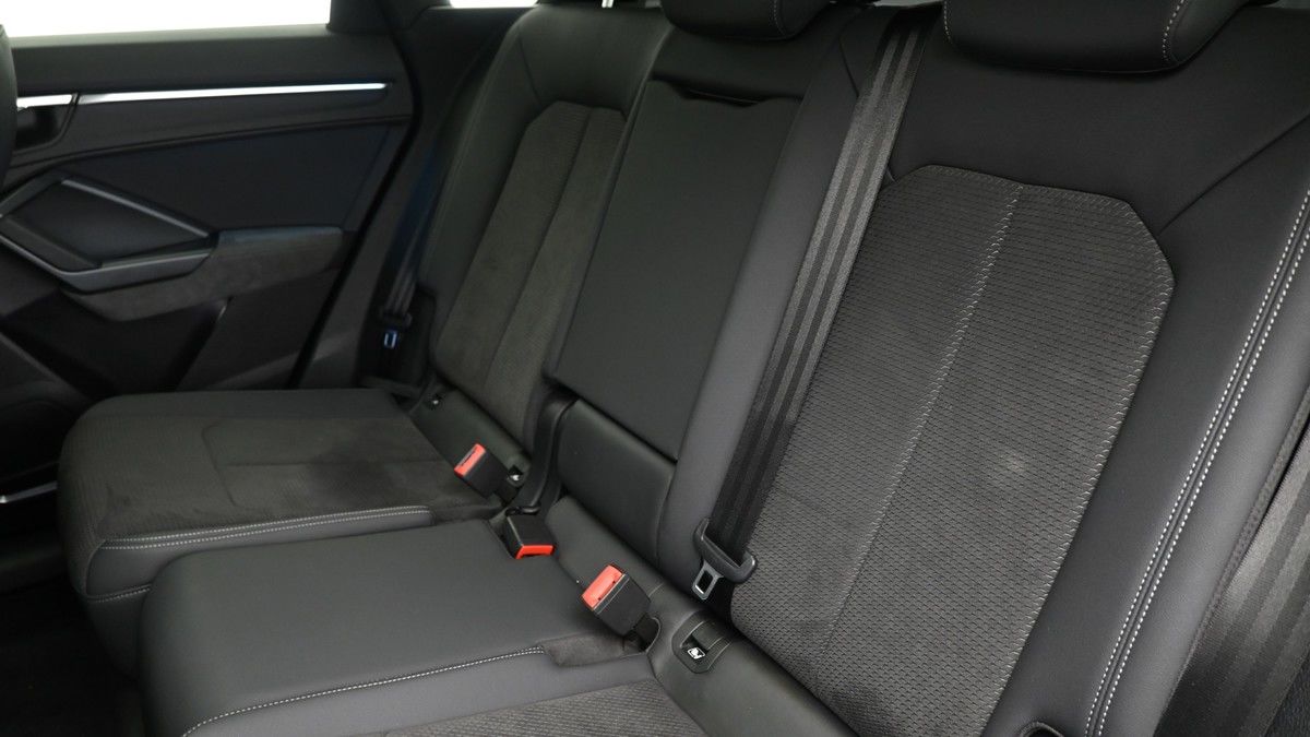 Audi Q3 Image 5