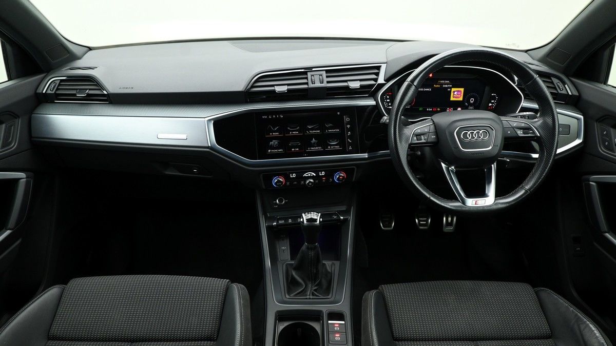 Audi Q3 Image 14