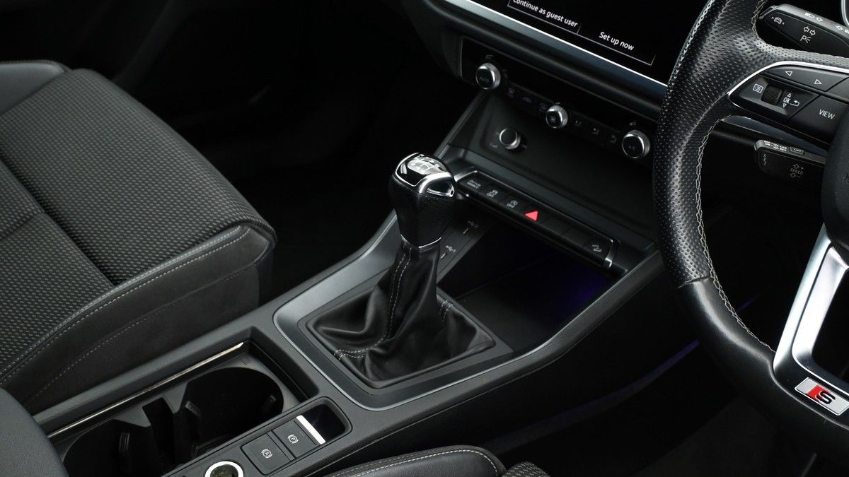 Audi Q3 Image 2