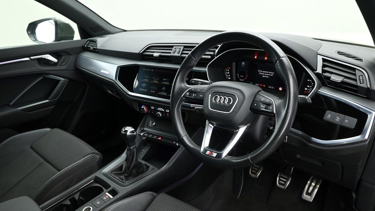 Audi Q3 Image 3