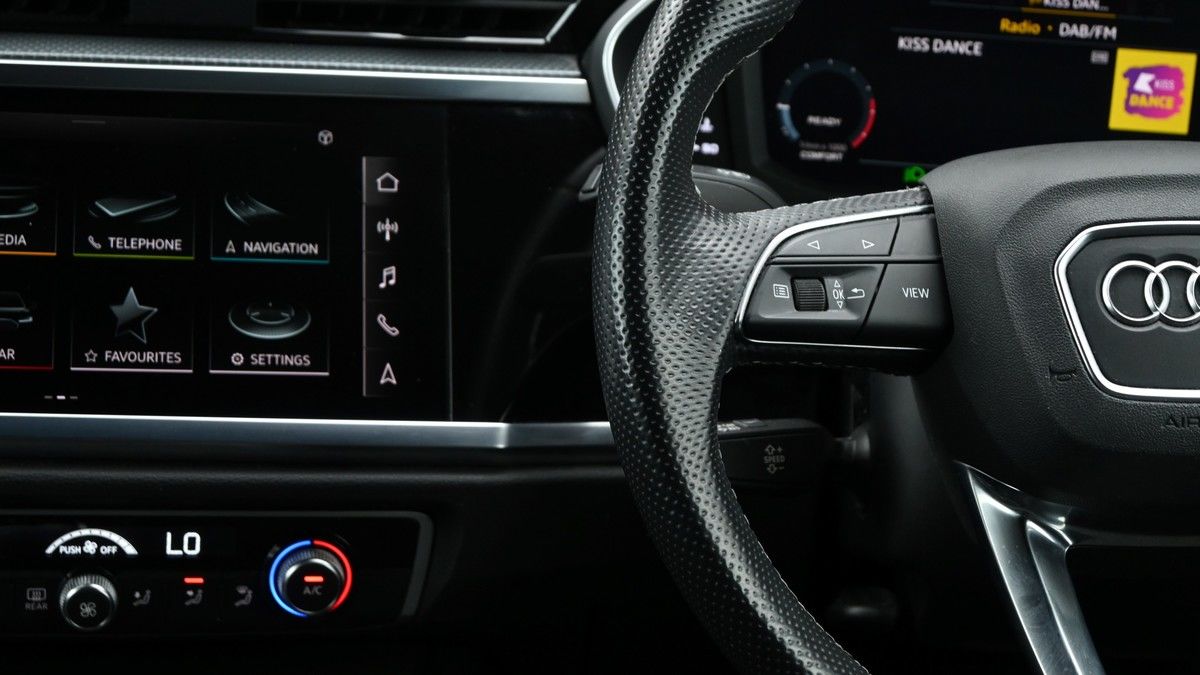 Audi Q3 Image 15