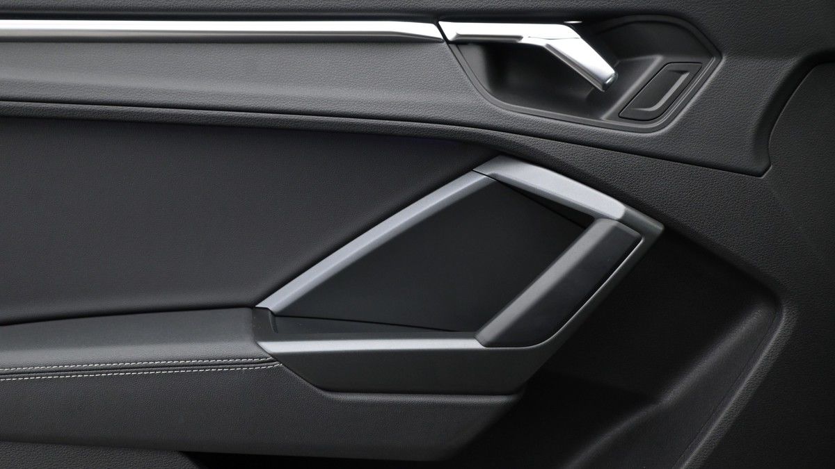 Audi Q3 Image 13