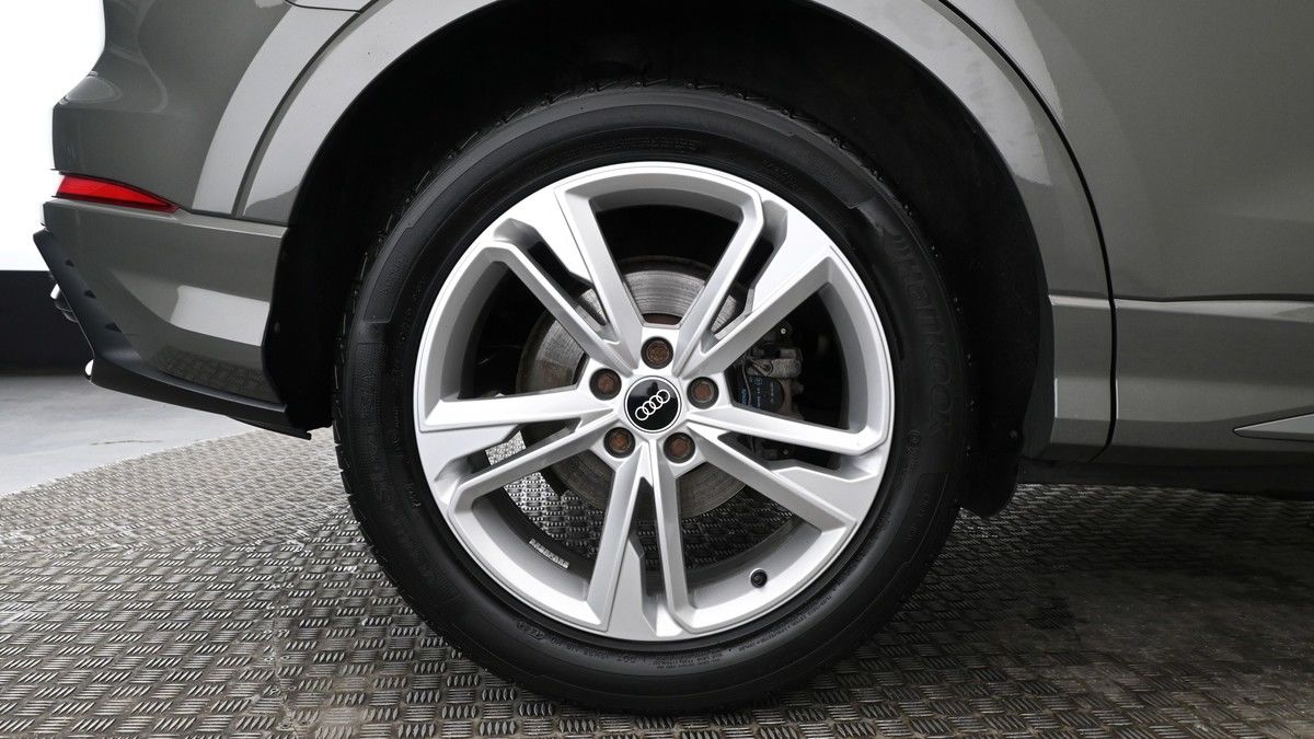 Audi Q3 Image 9
