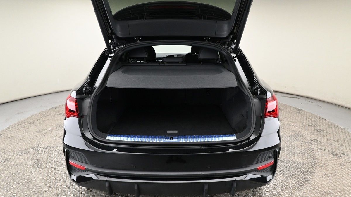 Audi Q3 Image 9