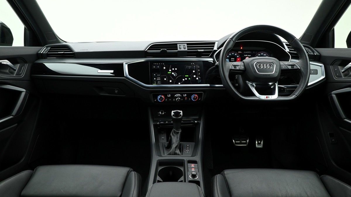 Audi Q3 Image 13