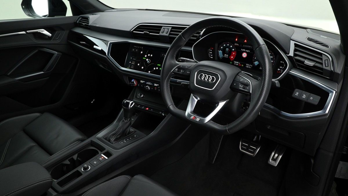 Audi Q3 Image 2