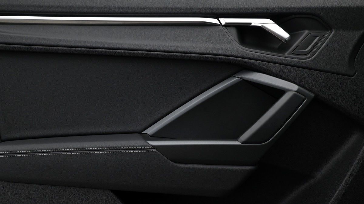 Audi Q3 Image 12