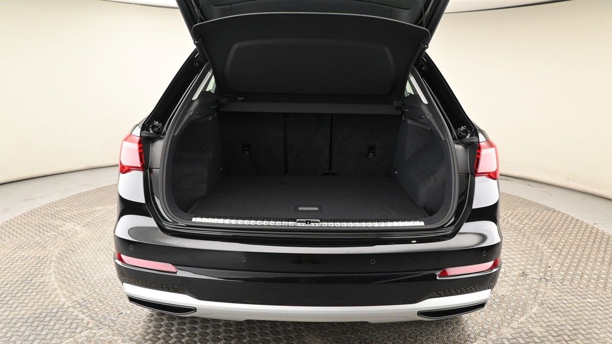 Audi Q3 Image 10