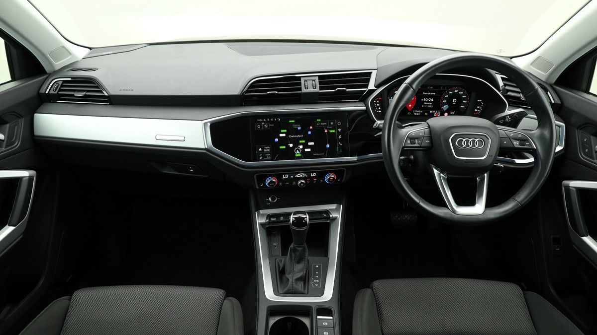 Audi Q3 Image 14