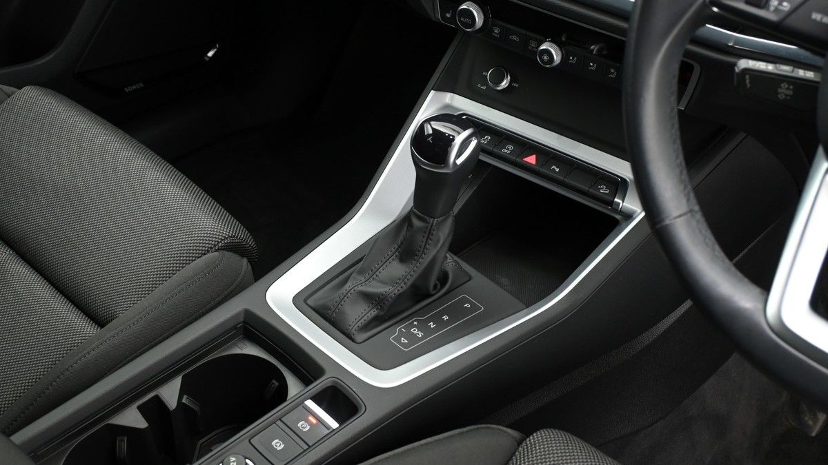 Audi Q3 Image 2