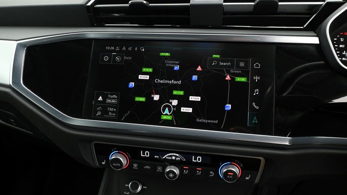 Audi Q3 Image 11