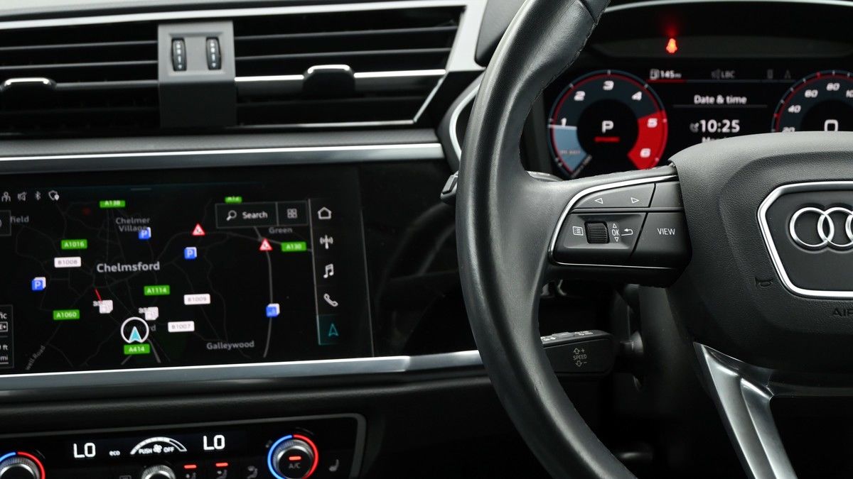 Audi Q3 Image 15