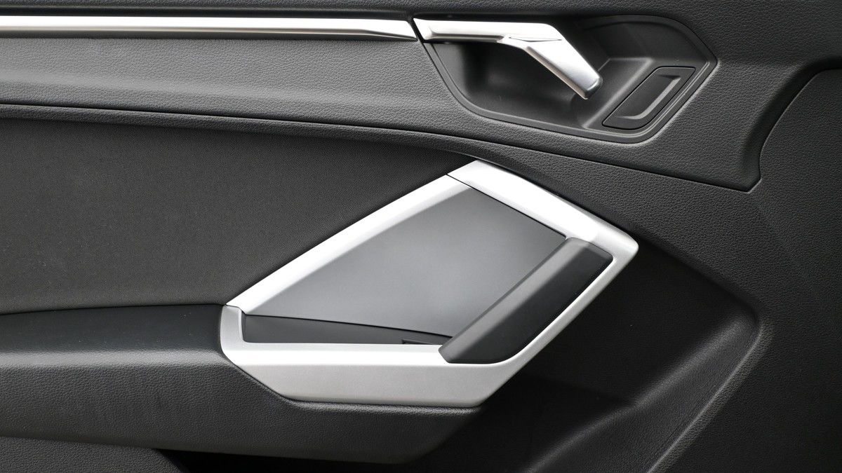 Audi Q3 Image 13