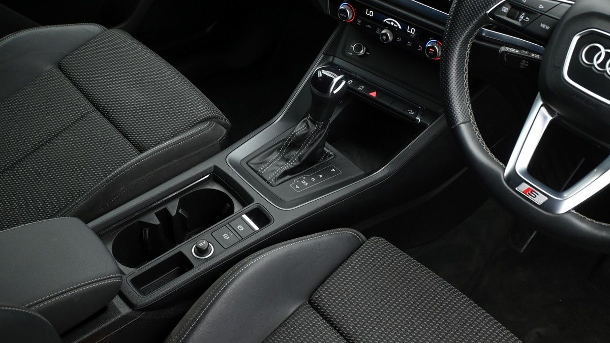 Audi Q3 Image 2