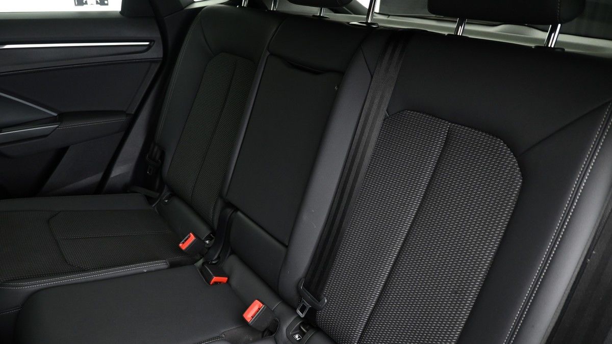 Audi Q3 Image 5