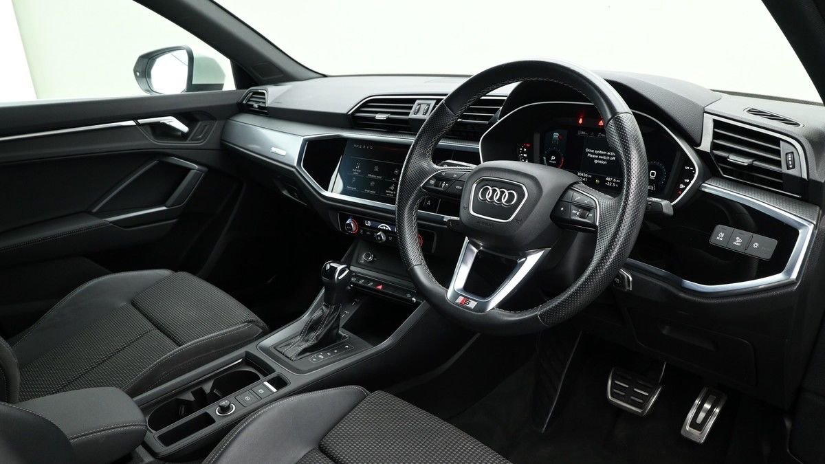 Audi Q3 Image 3