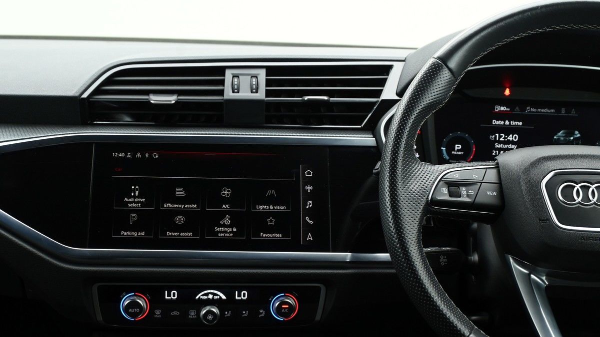 Audi Q3 Image 15