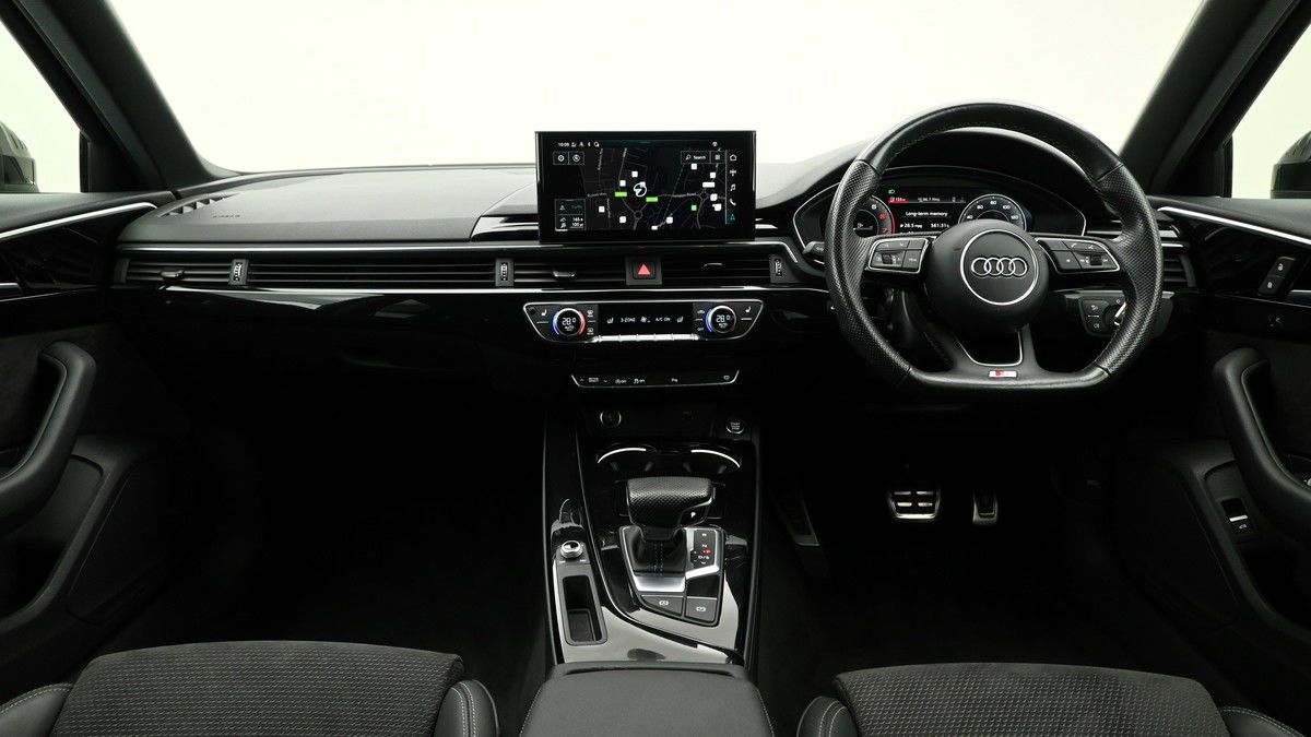 Audi A4 Avant Image 13