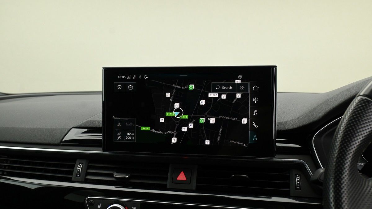 Audi A4 Avant Image 10