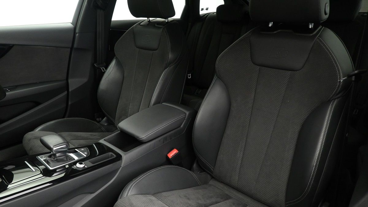 Audi A4 Avant Image 3
