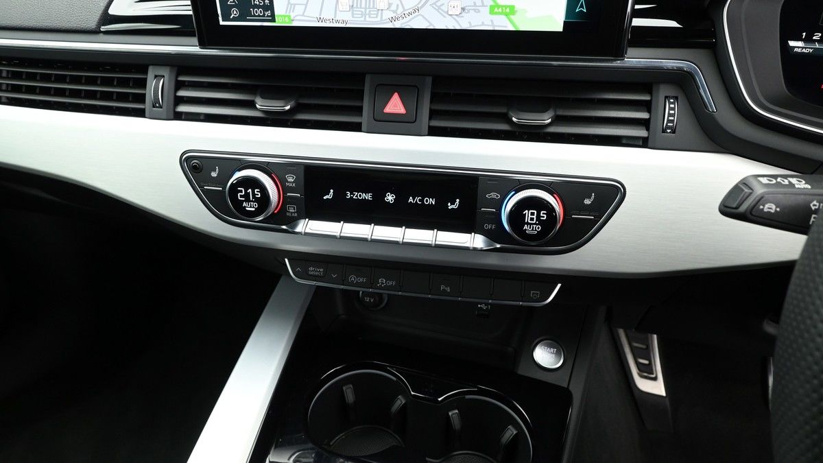 Audi A4 Image 12