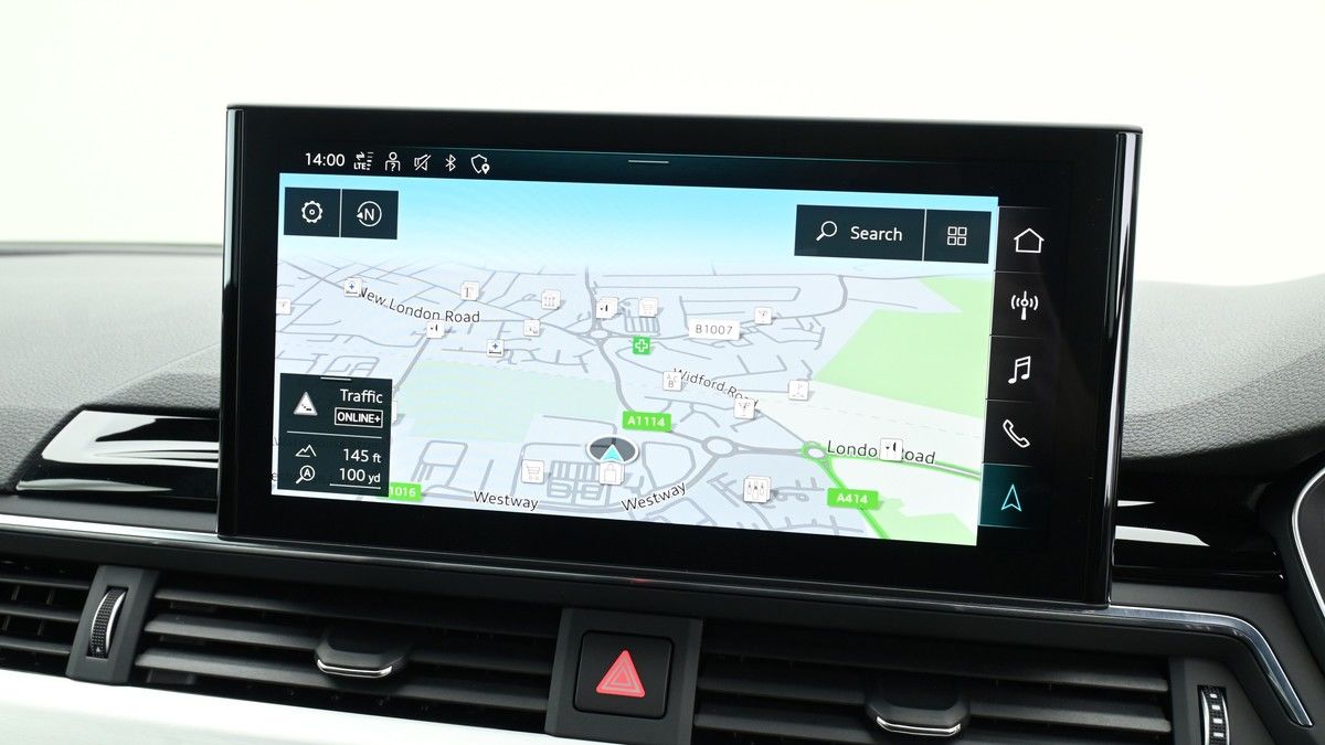Audi A4 Image 11