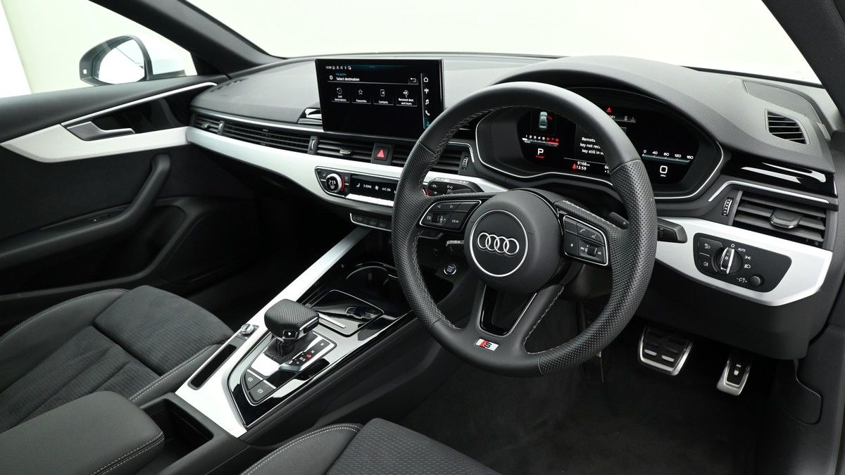 Audi A4 Image 3