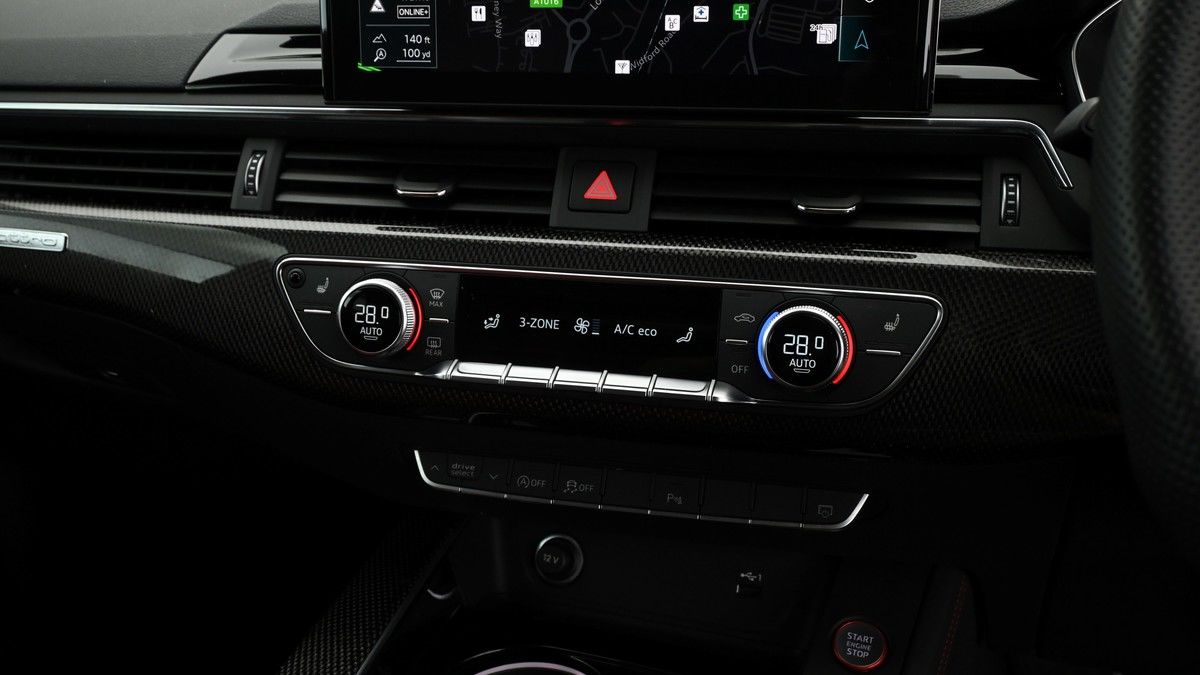 Audi S5 Image 11