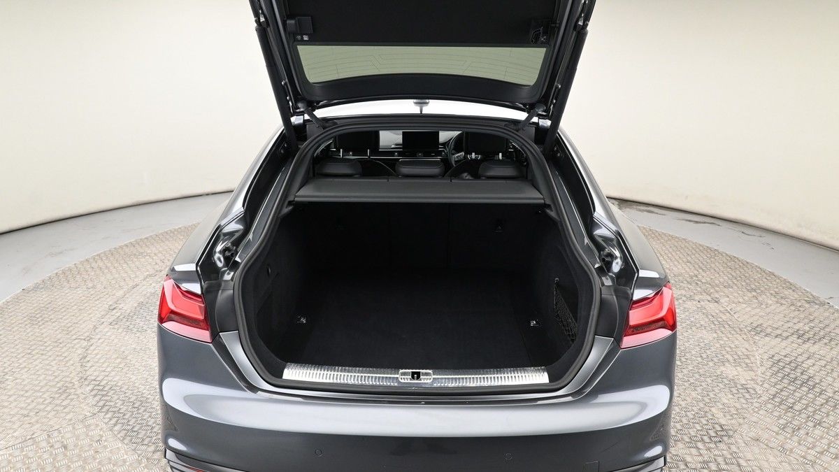 Audi A5 Image 9