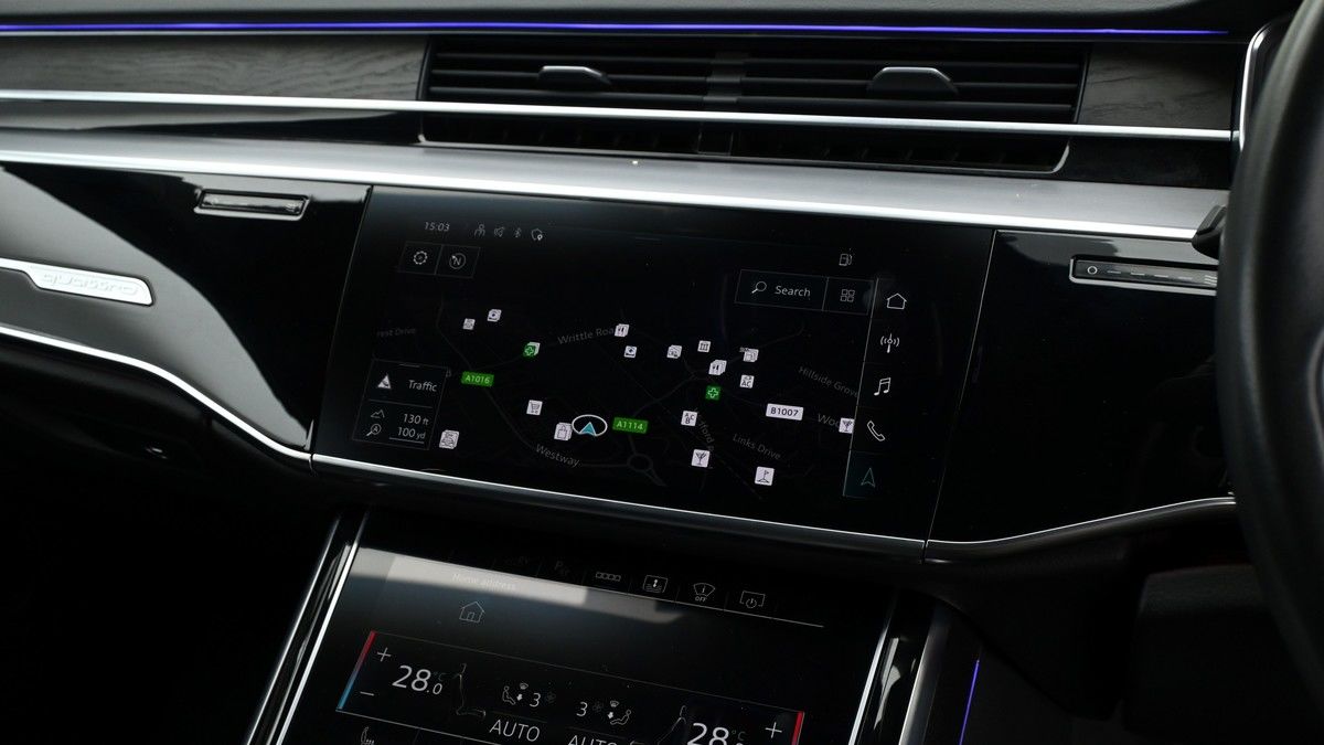 Audi A8 Image 10