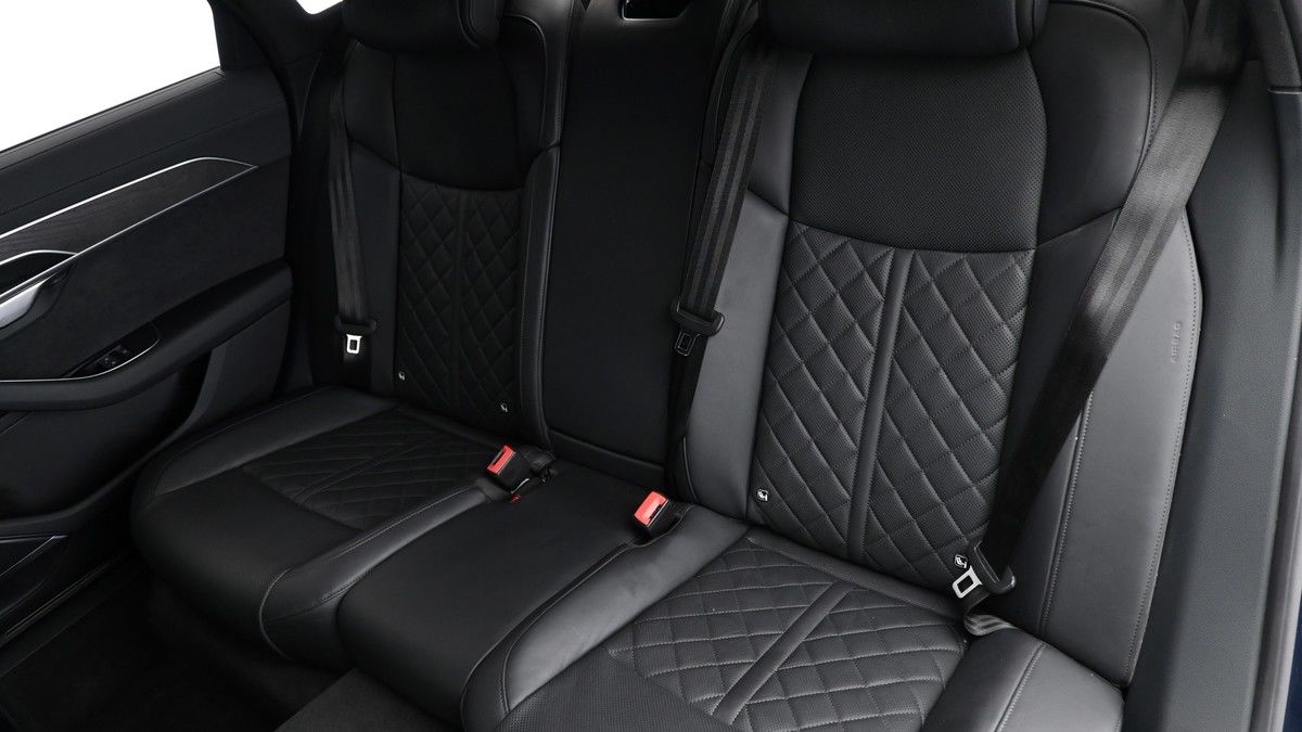 Audi A8 Image 4