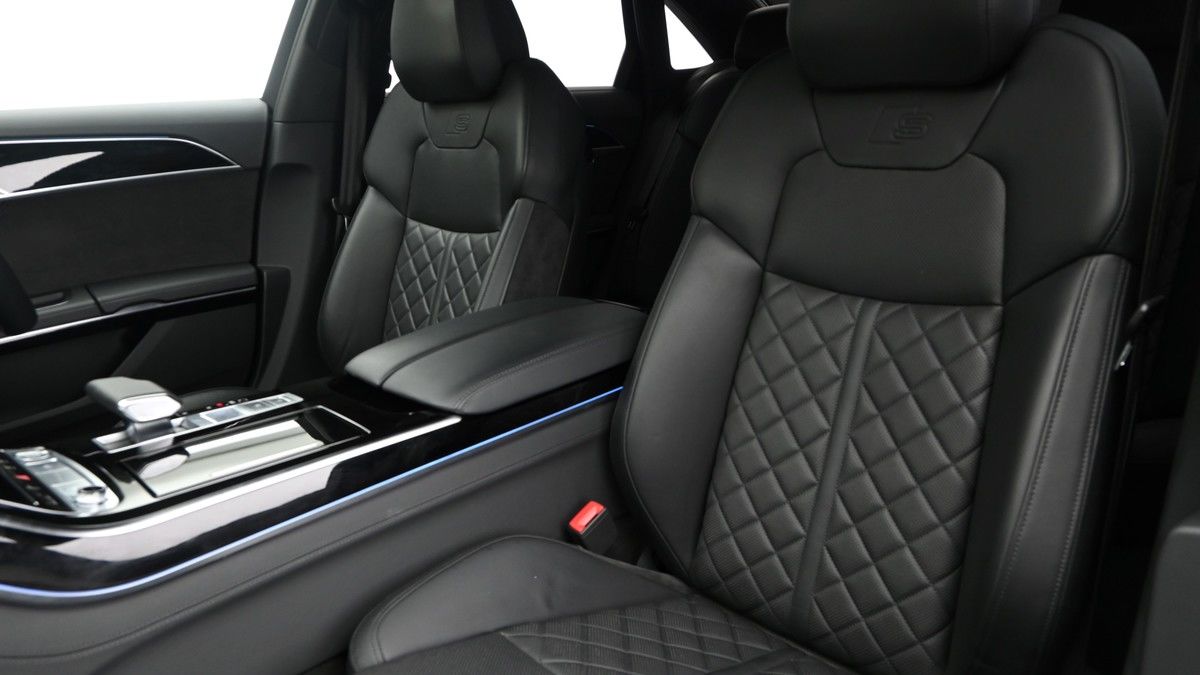 Audi A8 Image 4