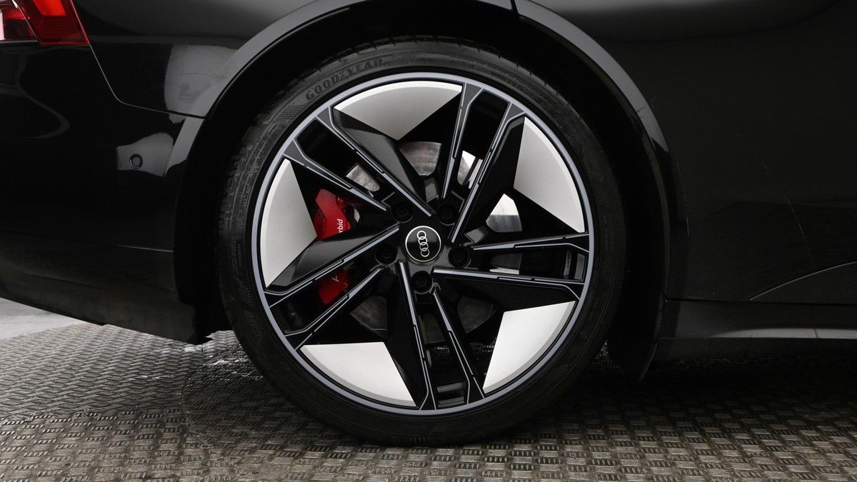 Audi RS e-tron GT Image 9