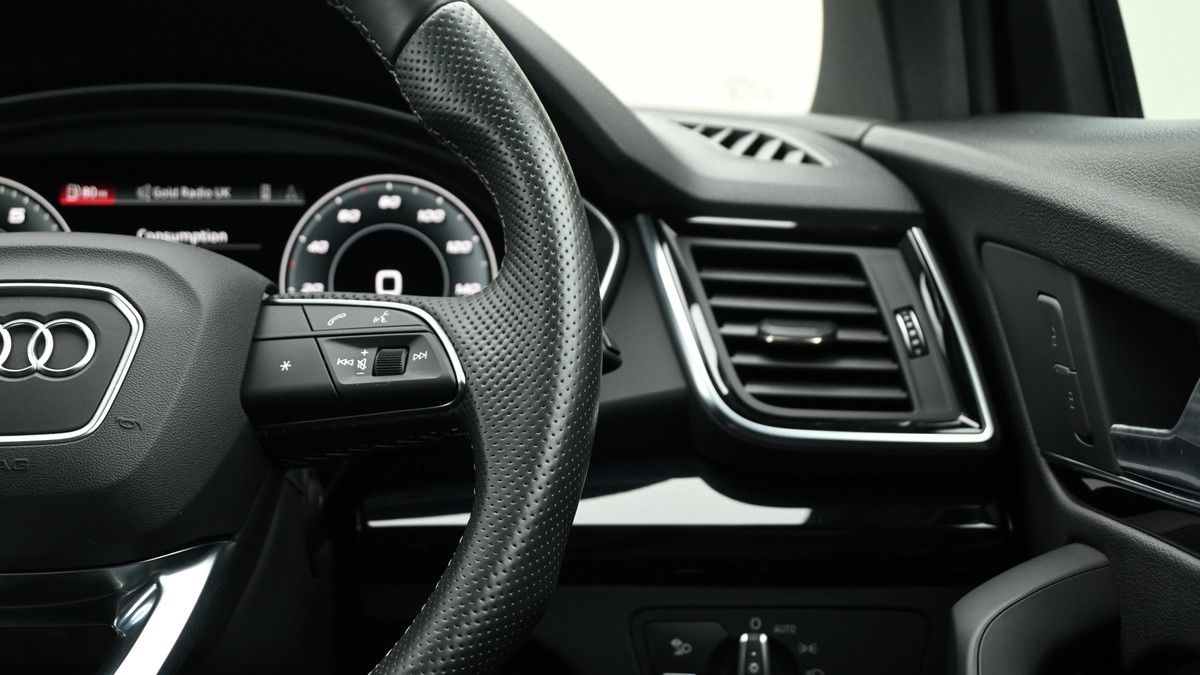 Audi Q5 Image 16