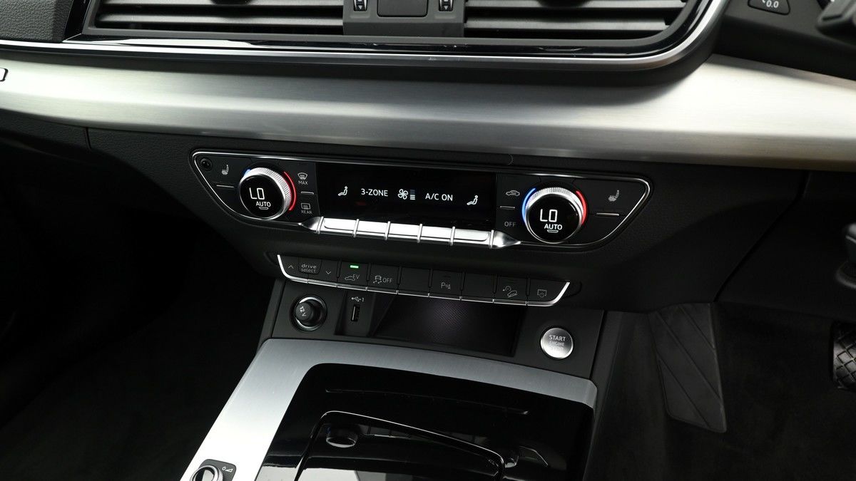 Audi Q5 Image 12