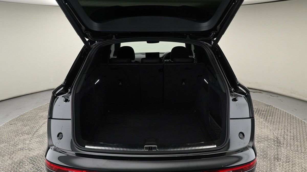 Audi Q5 Image 9